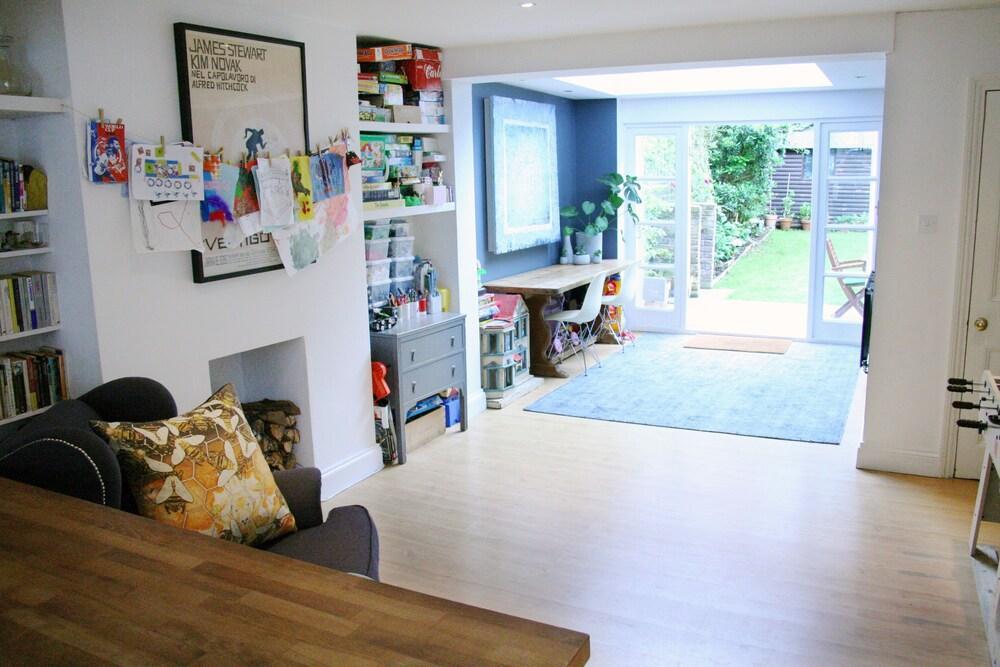 Child friendly house in Ealing - Tap to explore photos