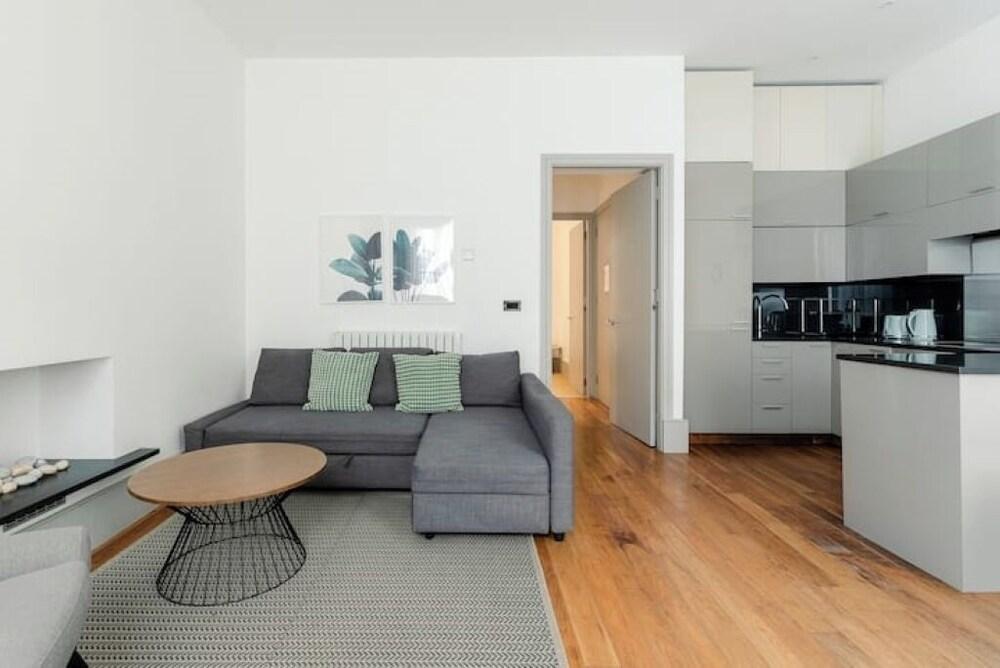 Comfortable and Spacious Flat Kensington - Tap to explore photos