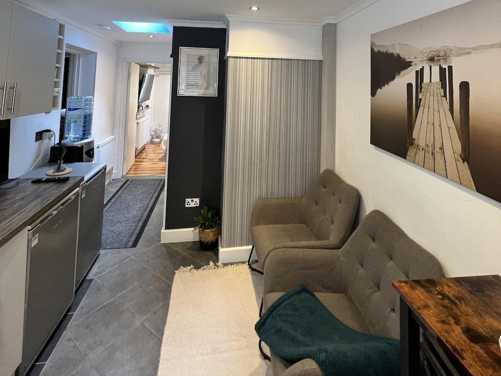 Cosy Studio - 5 mins to Crystal Palace! - Tap to explore photos