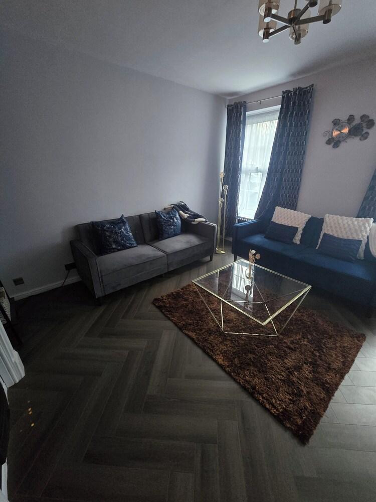 Contemporary & Spacious 1-Bedroom Apartment with Fireplace & Modern Comforts - Tap to explore photos