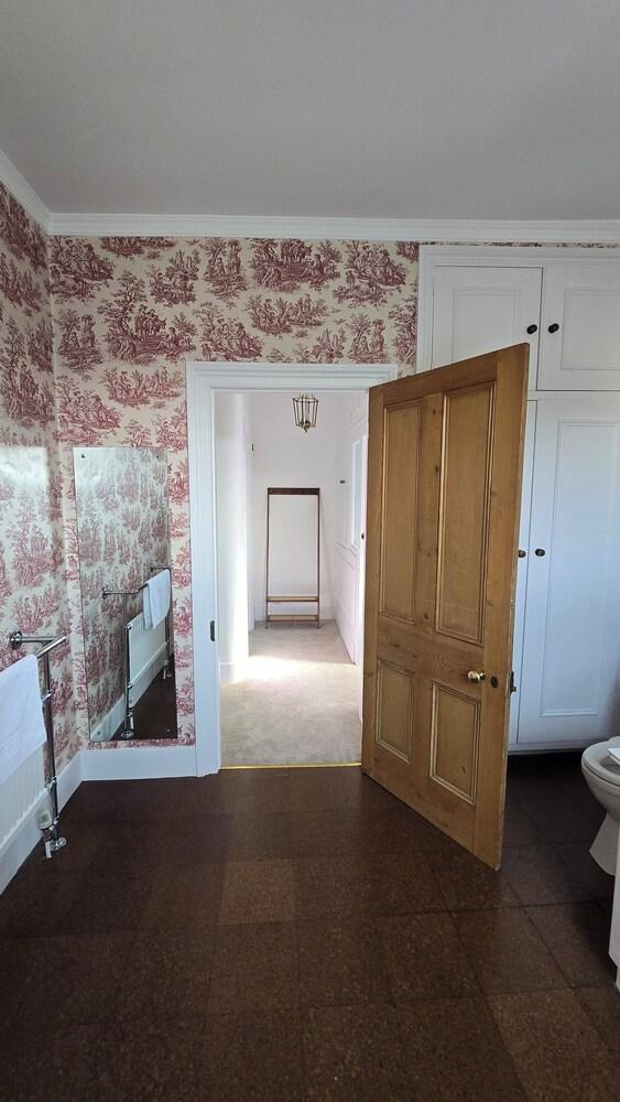 Cosy and Quiet One Bed Flat in Central Ealing