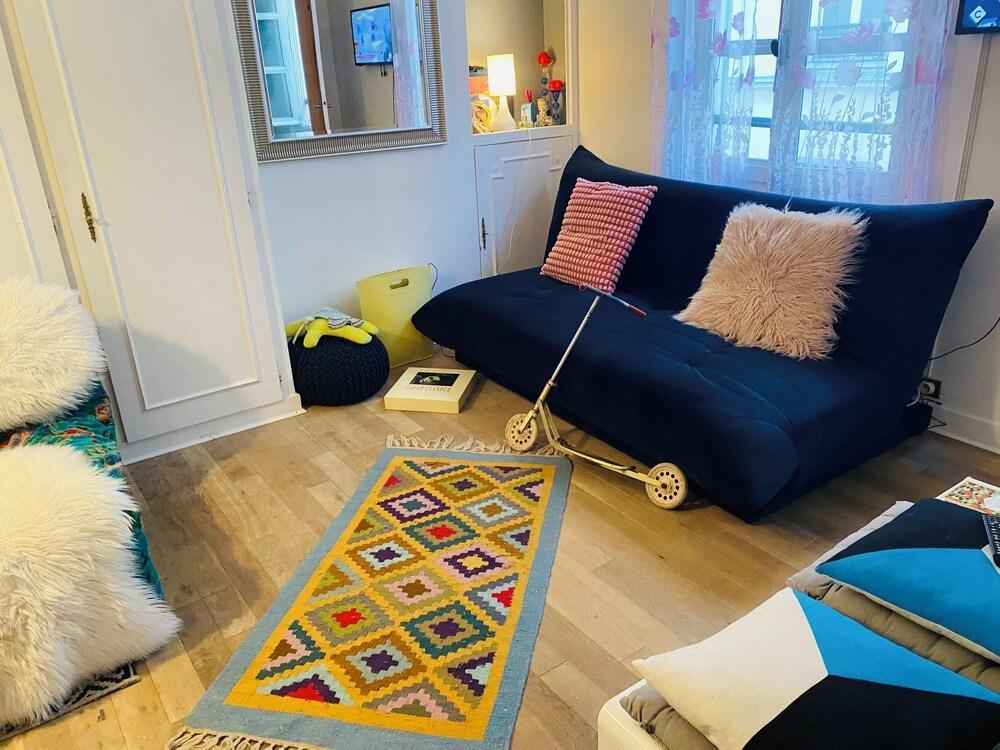 Cozy Eiffel Tower Design Studio - Tap to explore photos