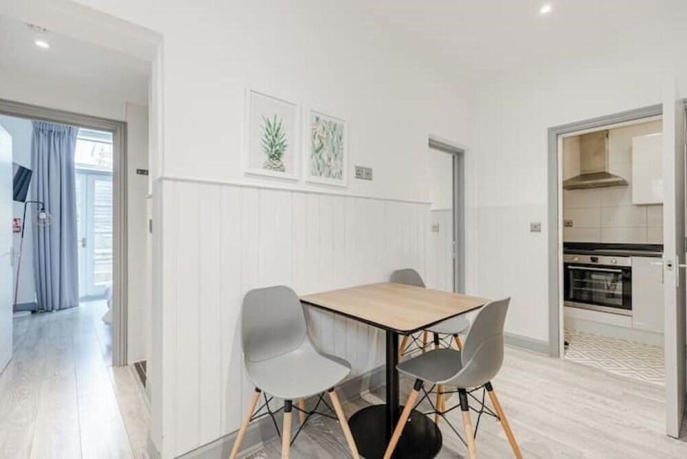 Cosy Haven:Flat in Kensington - Tap to explore photos