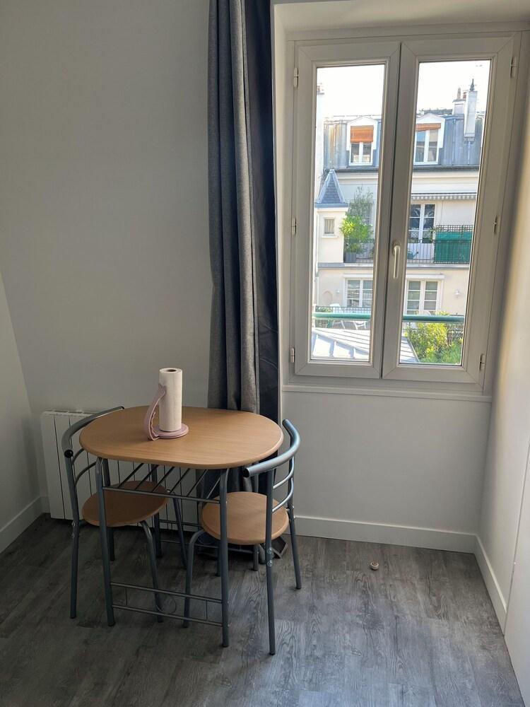 Cosy flat in the 14th district - Tap to explore photos