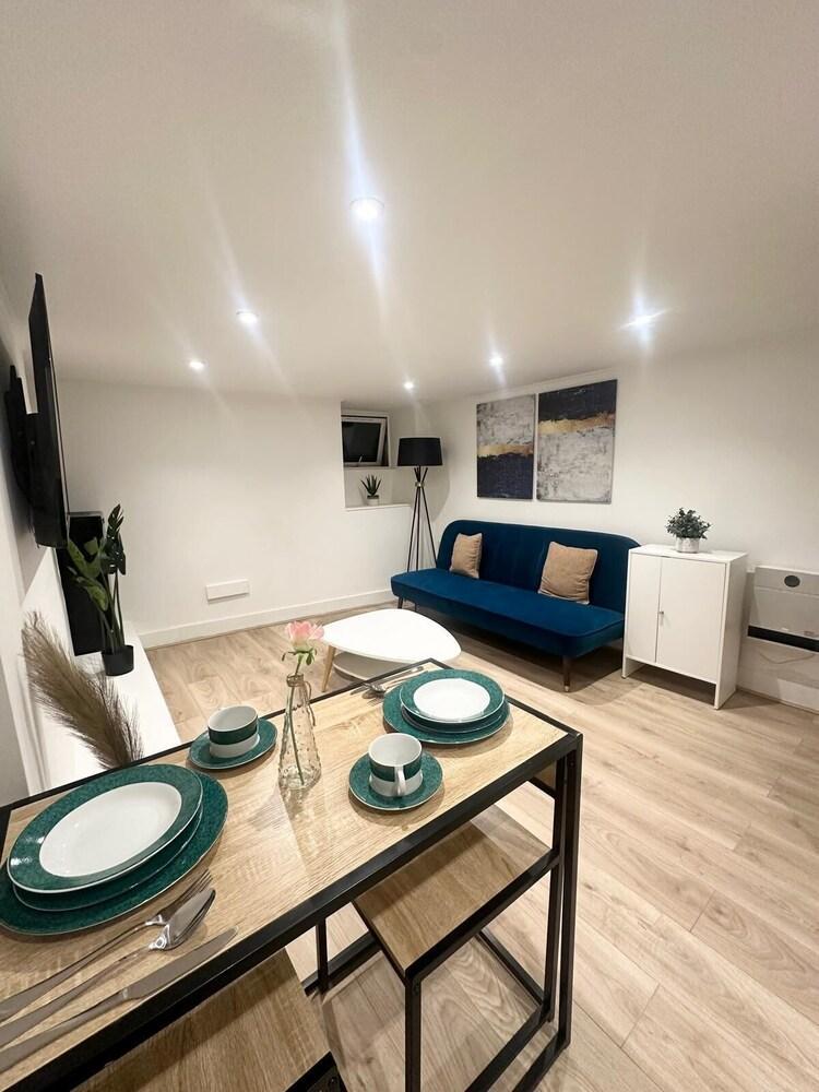 Cosy flat in London - Tap to explore photos