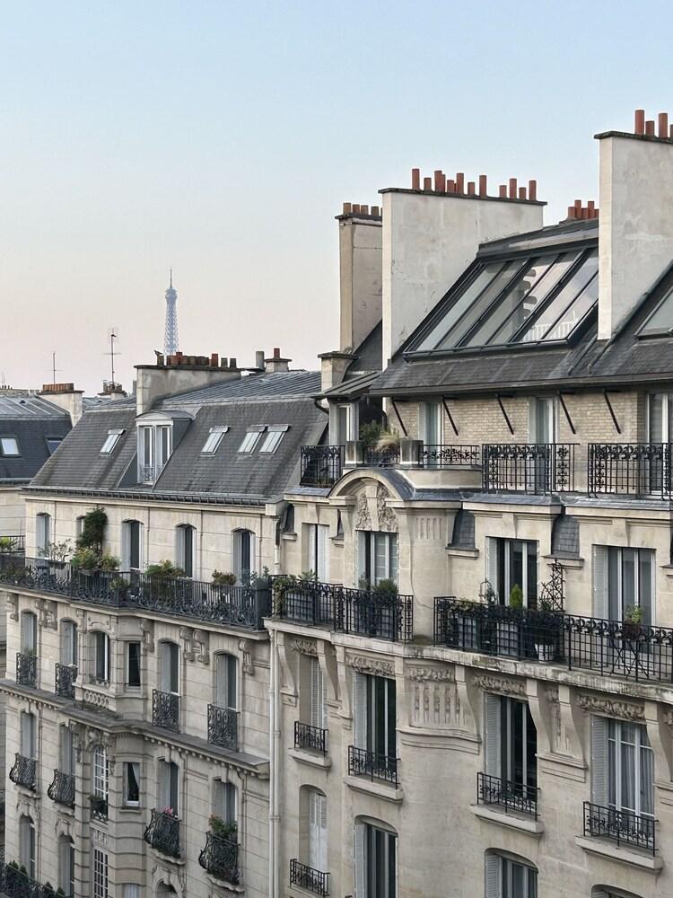 Cosy studio with Eiffel Tower view 4 people