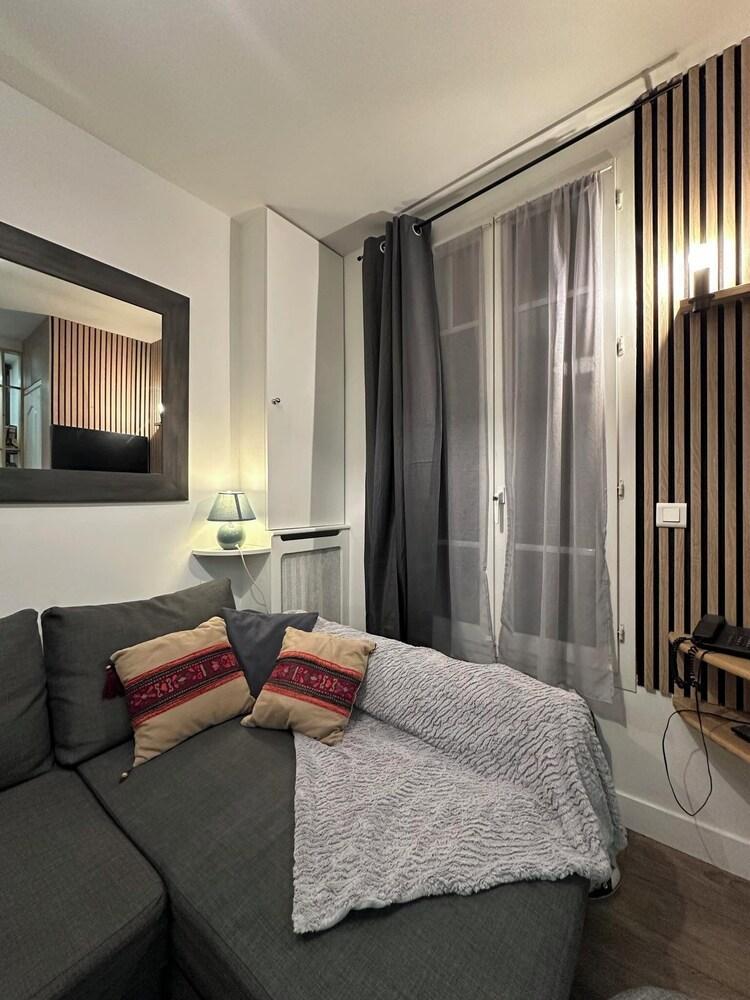 Cosy Studio Plein Cœur de Paris - Tap to explore photos