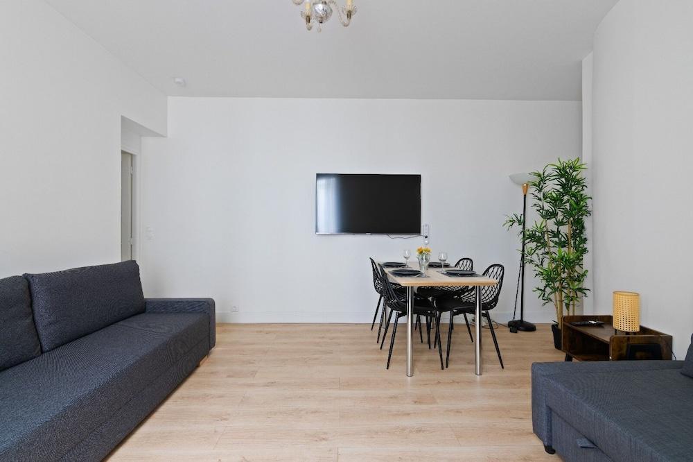 Cozy Studio Apartment Near at the Centre - Tap to explore photos