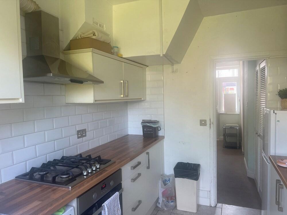 double Bedroom in Raynes Park/Wimbledon