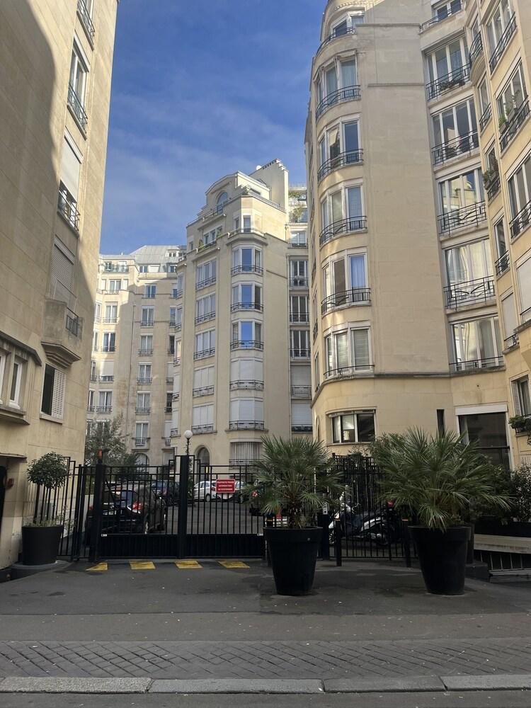 Duplex de Prestige - Paris 16 - Proche Tour Eiffel et Autres Commodités !
