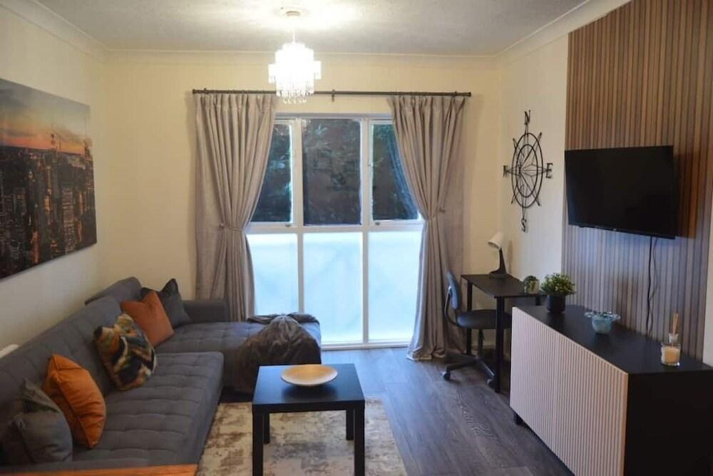 Elegant & Cozy Downtown Flat