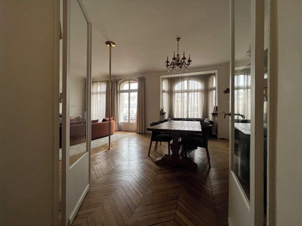 Elegant 150m2 Haussmann apartment in Paris Pasteur