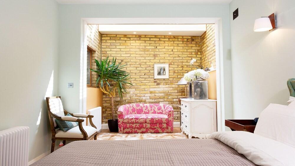 Fantastic two-bed Camden Town House