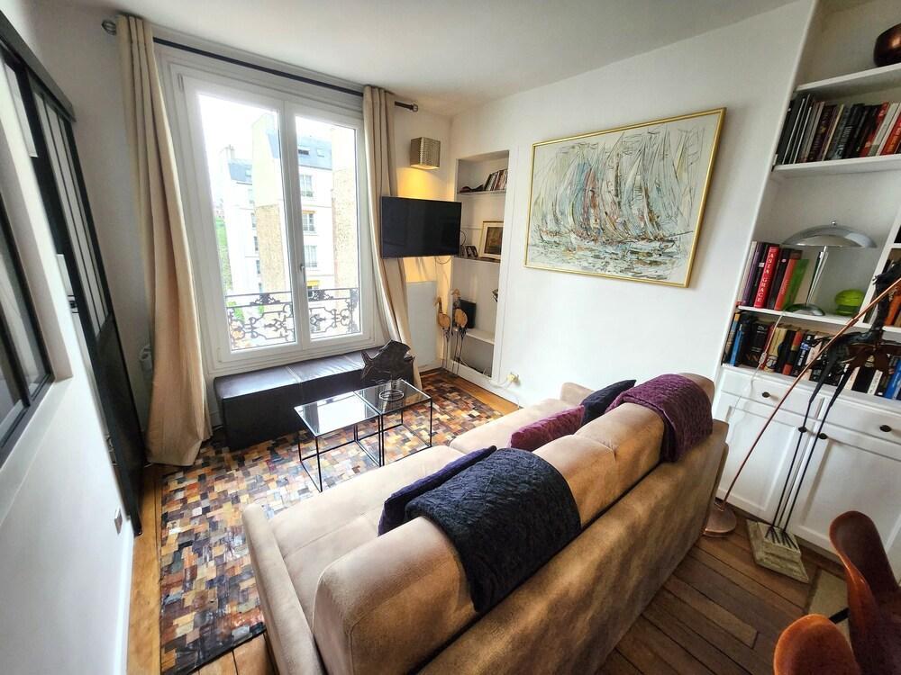 Fantastic view Eiffel Tower - New and comfortable, in Paris Vaugirard. - Tap to explore photos