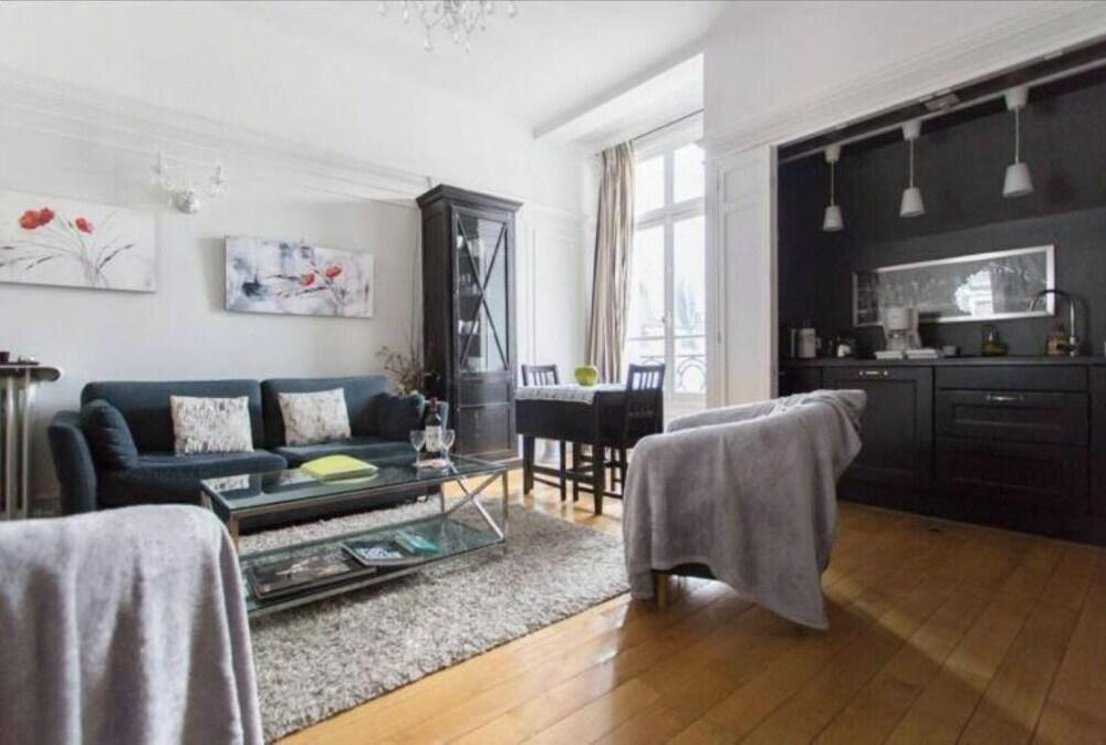 Home Sweet Home Claridge 1bedroom - Tap to explore photos