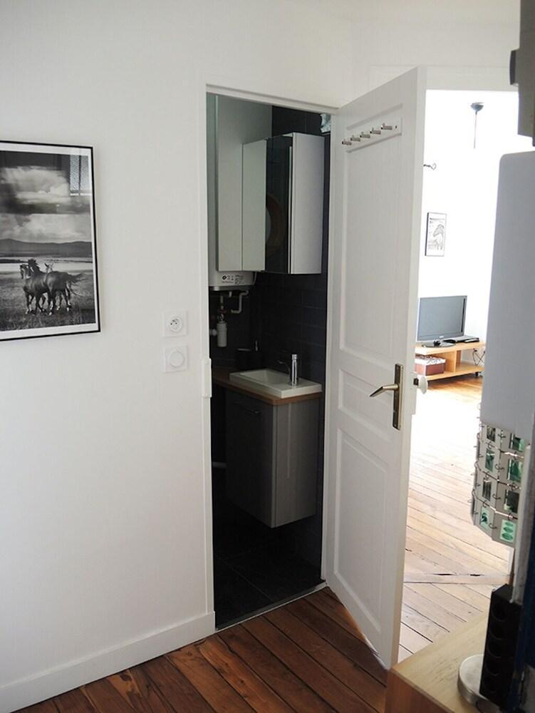 Independent Guest Annex With Balcony