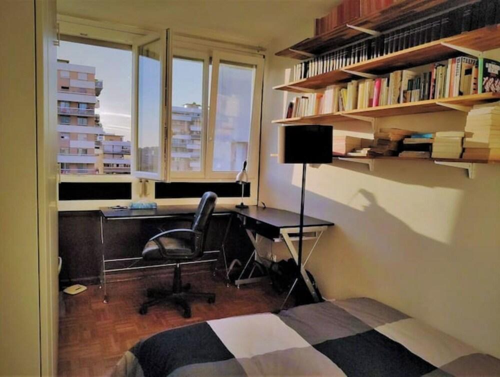 Large apartment with 3 rooms and balcony - splendid view - Tap to explore photos