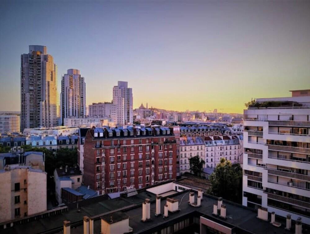 Large apartment with 3 rooms and balcony - splendid view