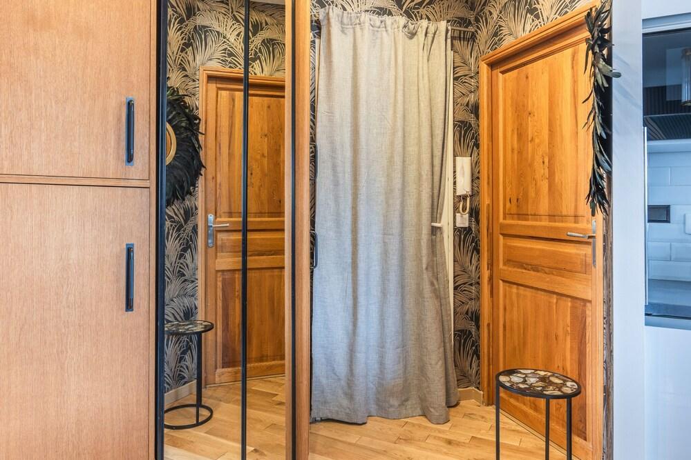 Hedonist House - Cosy & Design apartment 4 guests - Eiffel Tower - Tap to explore photos