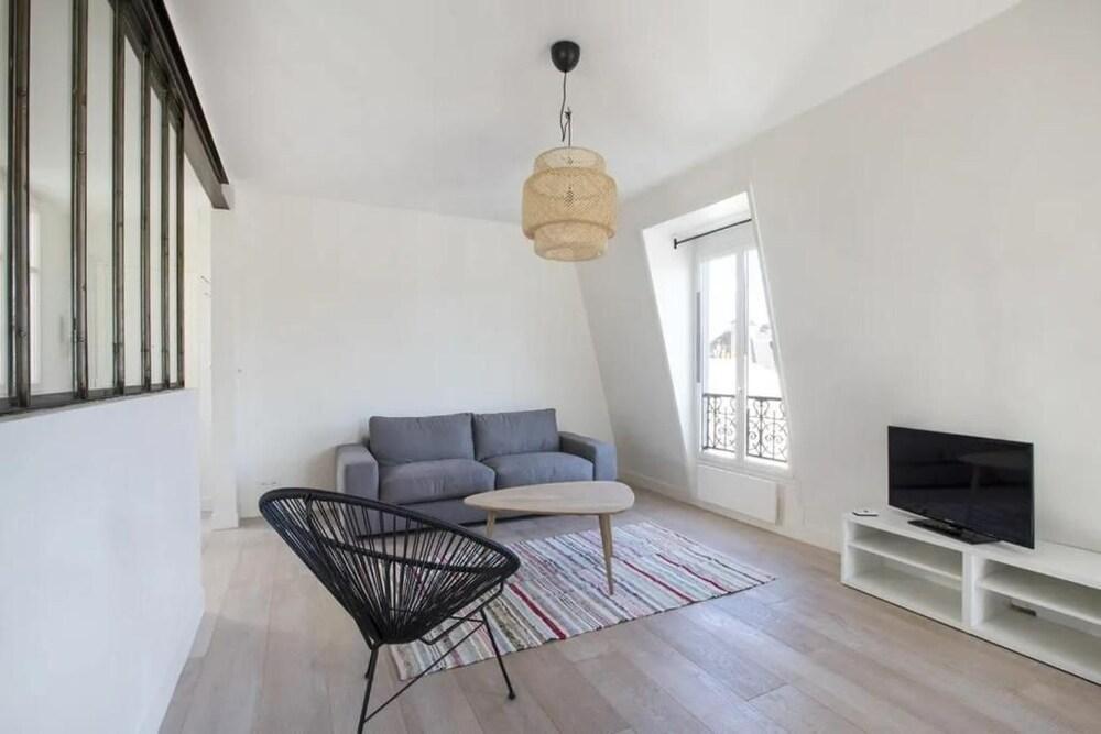 Home Sweet Home Dautancourt Batignolles - Tap to explore photos