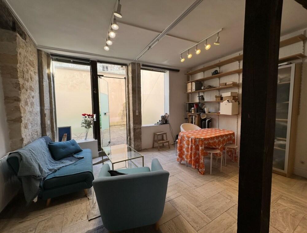 Loft Atelier sur cour - Tap to explore photos