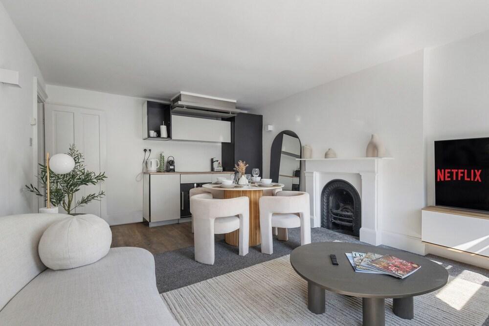 Knightsbridge Designed Flat - Tap to explore photos