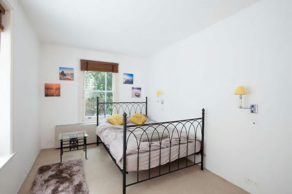 Large one bedroom flat inPimlico