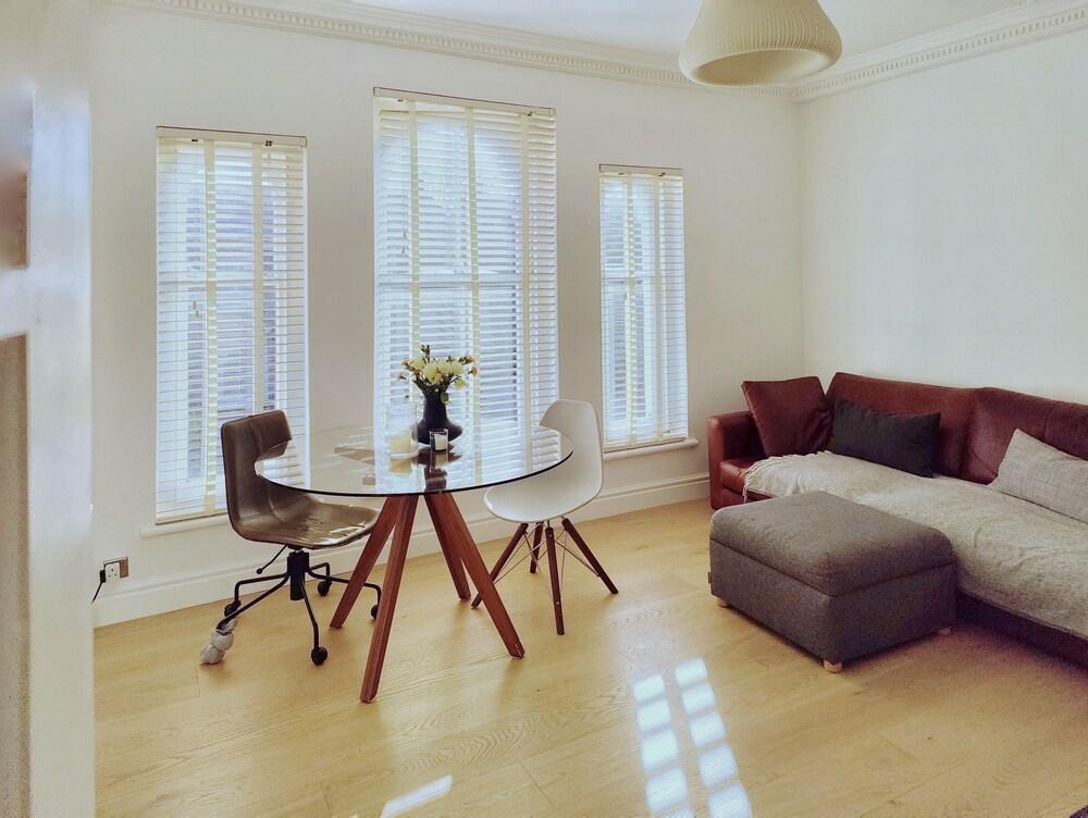 Lovely and bright 1 bed flat in Lambeth - Tap to explore photos