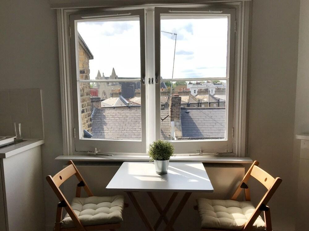Lovely top floor 1 bed flat - Notting Hill Gate