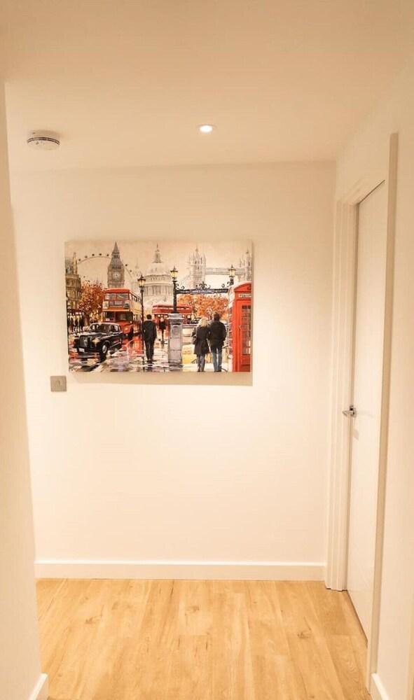 Lavish 2 Bedroom Apartment