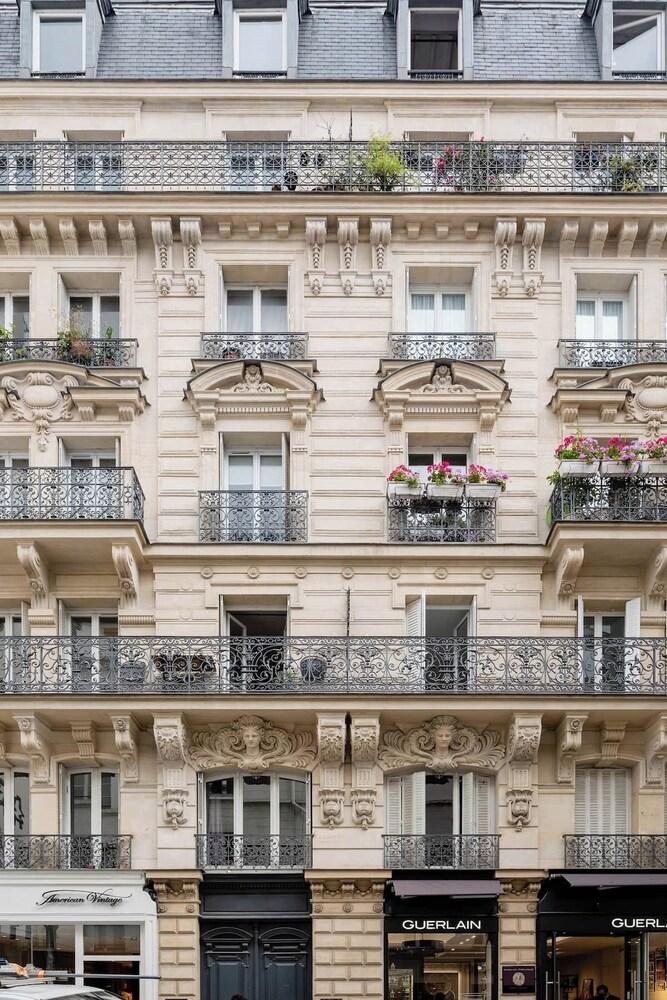Live like a Parisian II