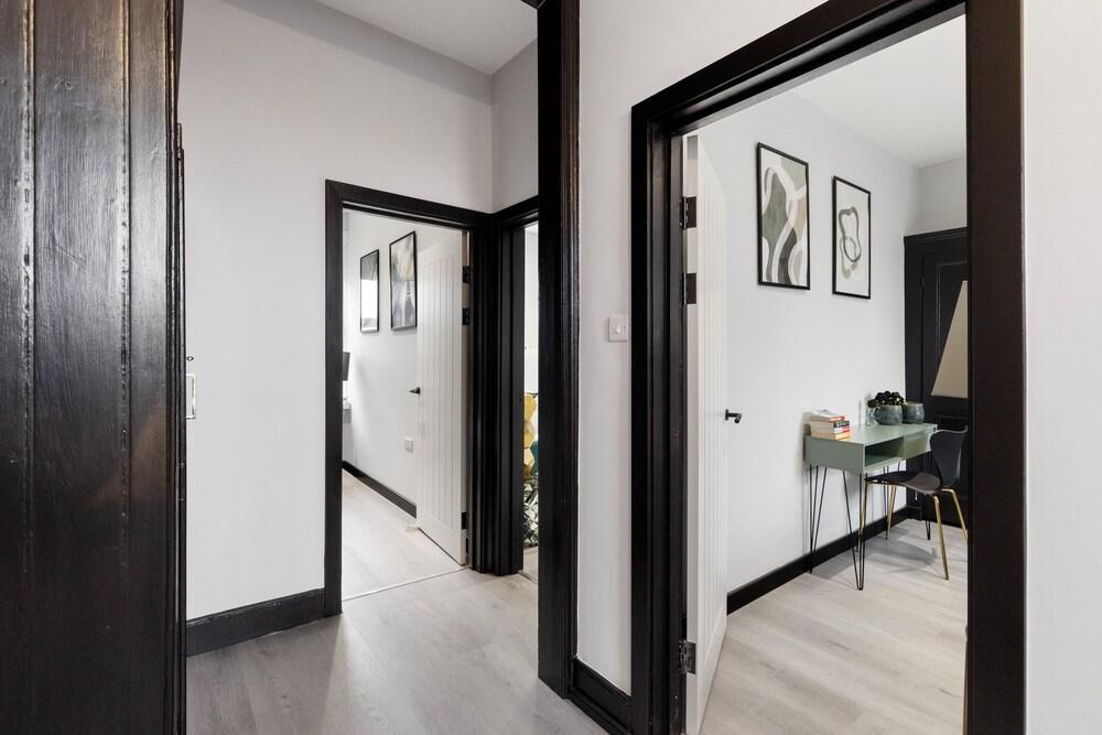 Luxurious Evergreen Flat Sleeps 6