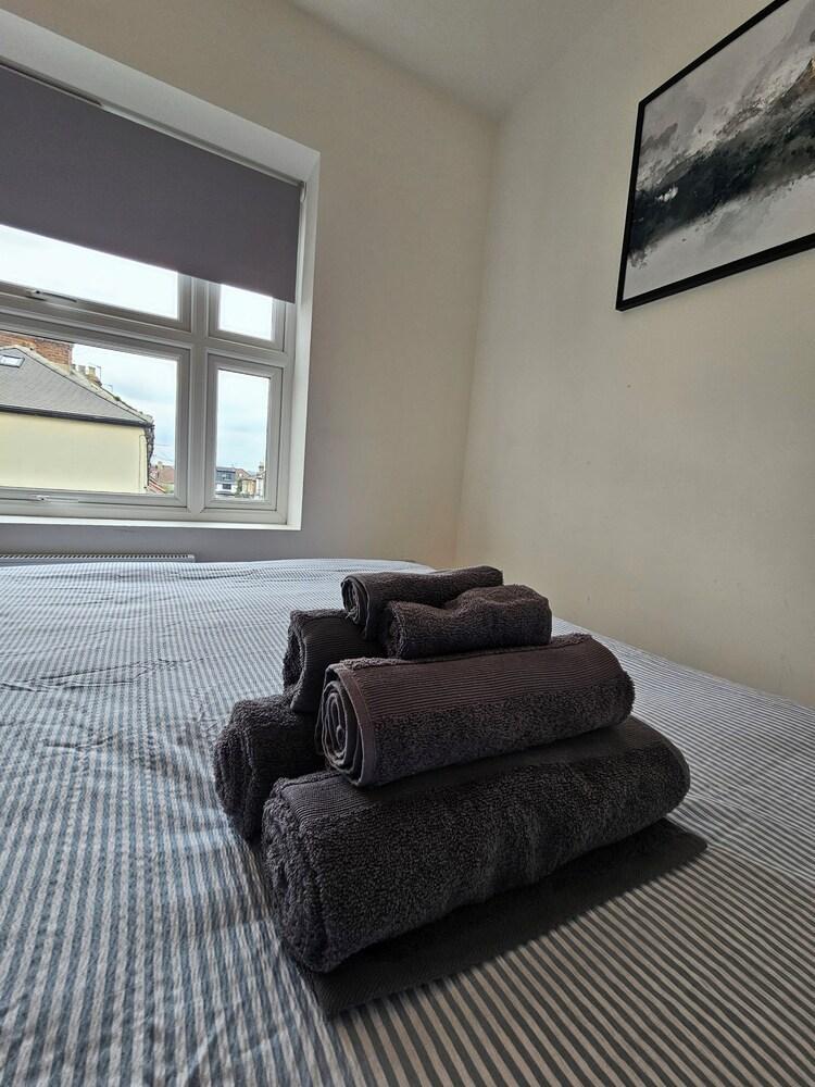 Luxurious 2 bedroom apartment, truly exceptional experience. - Tap to explore photos