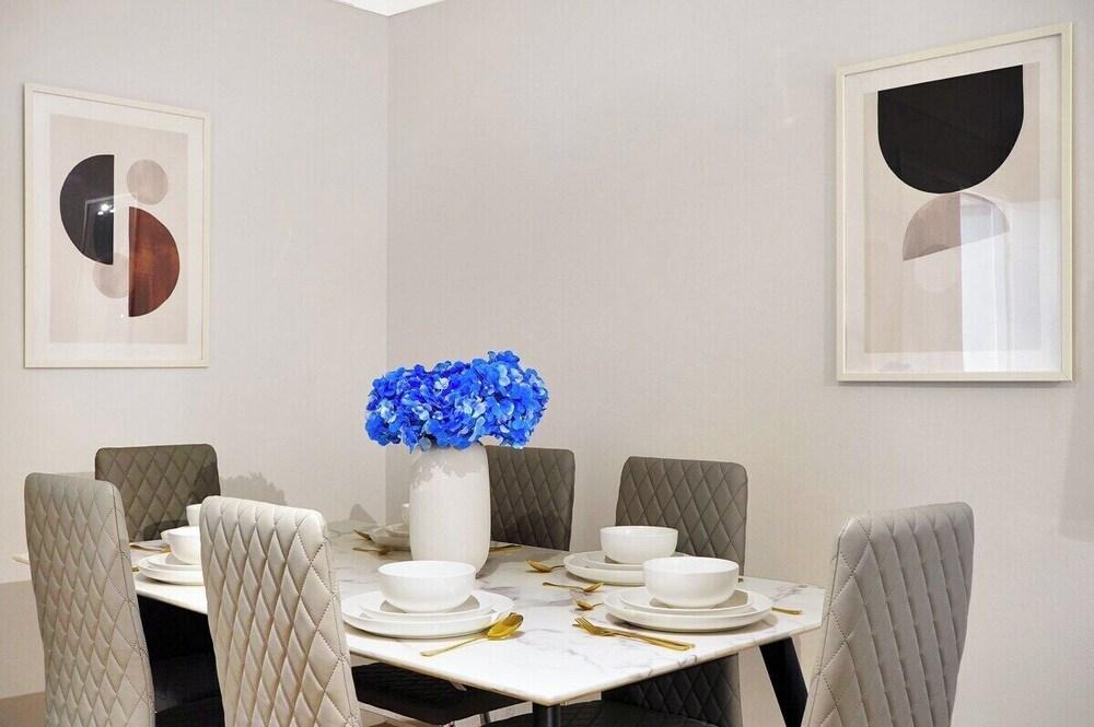 Lux 3-Bed 3-Bath Apt, Terrace, Underground Parking - Tap to explore photos