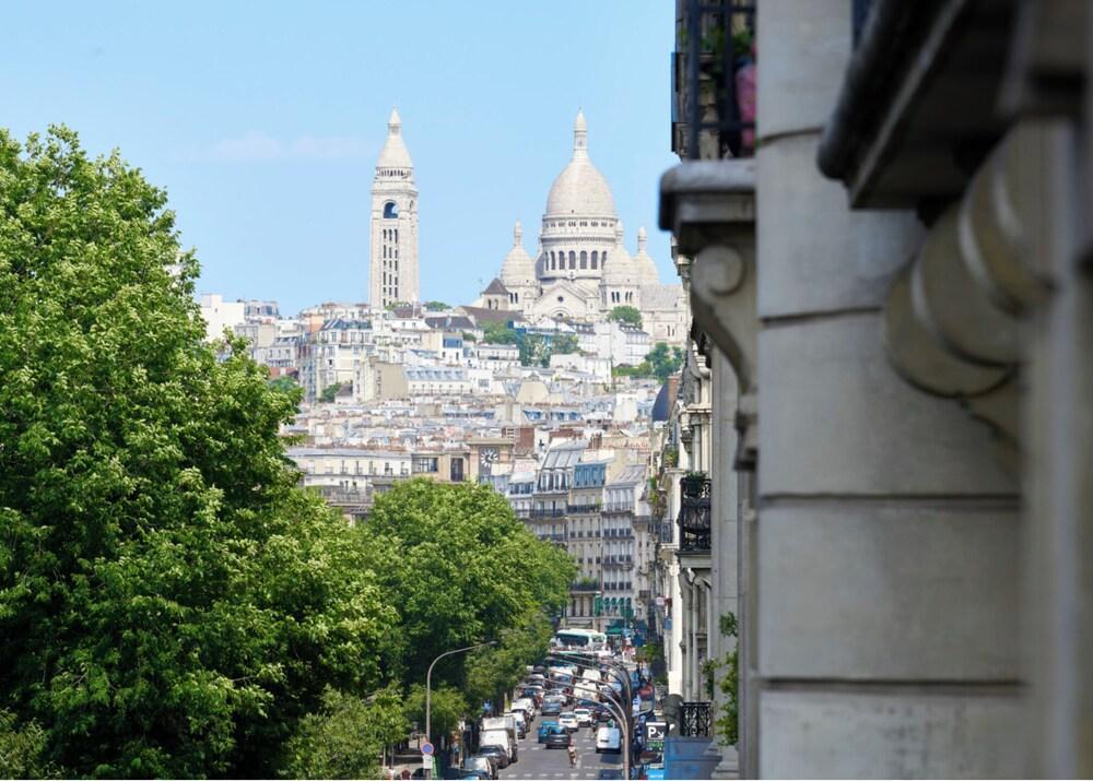 Luxurious 5BD Apartment, Parc Monceau