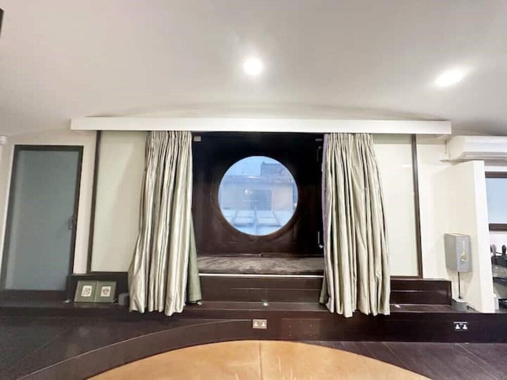 Luxury Penthouse Flat by Hyde Park - Tap to explore photos
