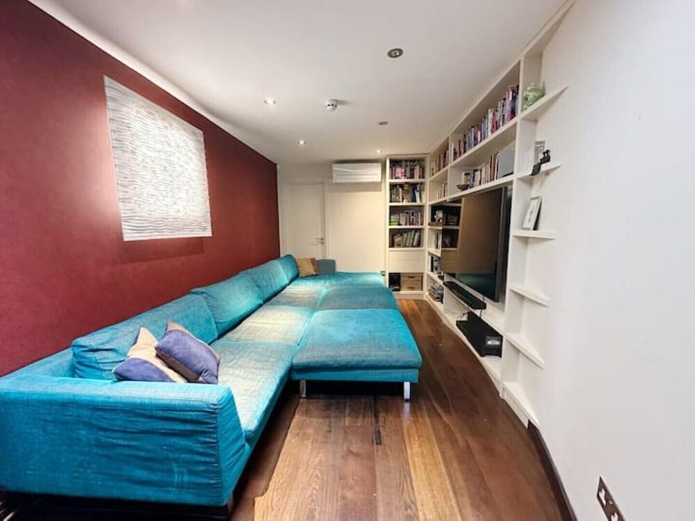 Luxury Penthouse Flat by Hyde Park - Tap to explore photos