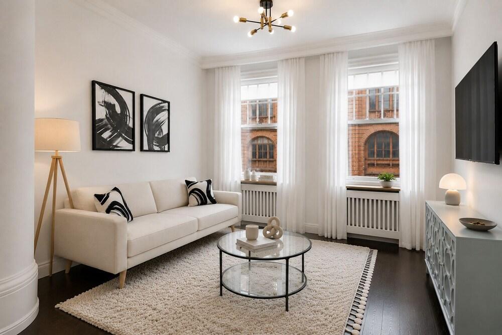 Magnificent Flat across Harrods - Tap to explore photos