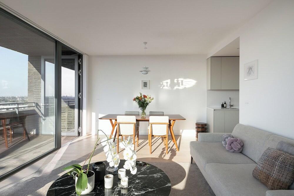 Luxury high rise chic with views - Tap to explore photos
