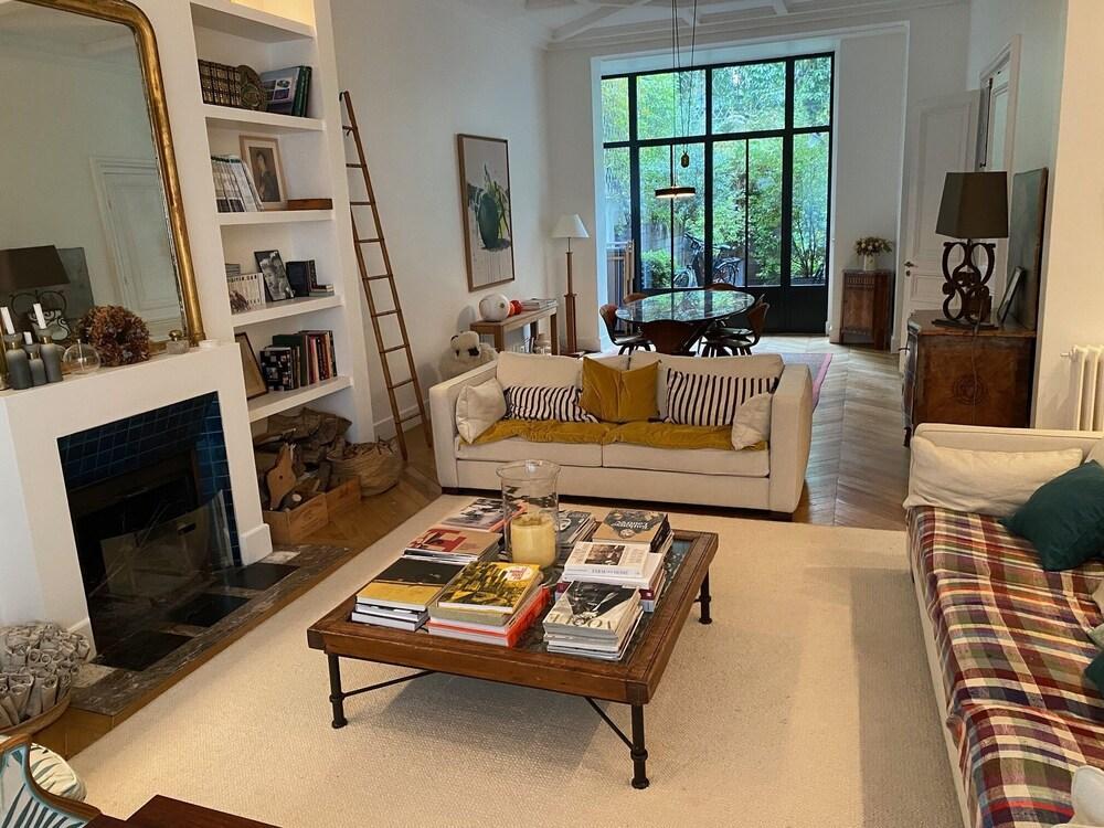 Maison Avec Extérieur à Deux pas du Champs de Mars - Tap to explore photos
