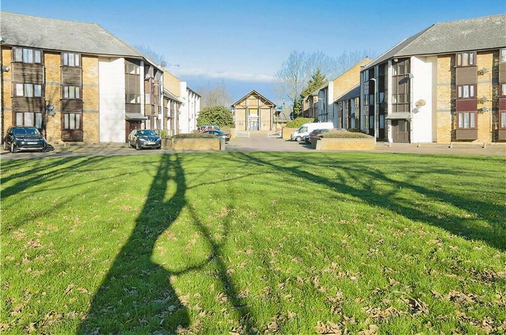 Manor Thamesmead Apartment