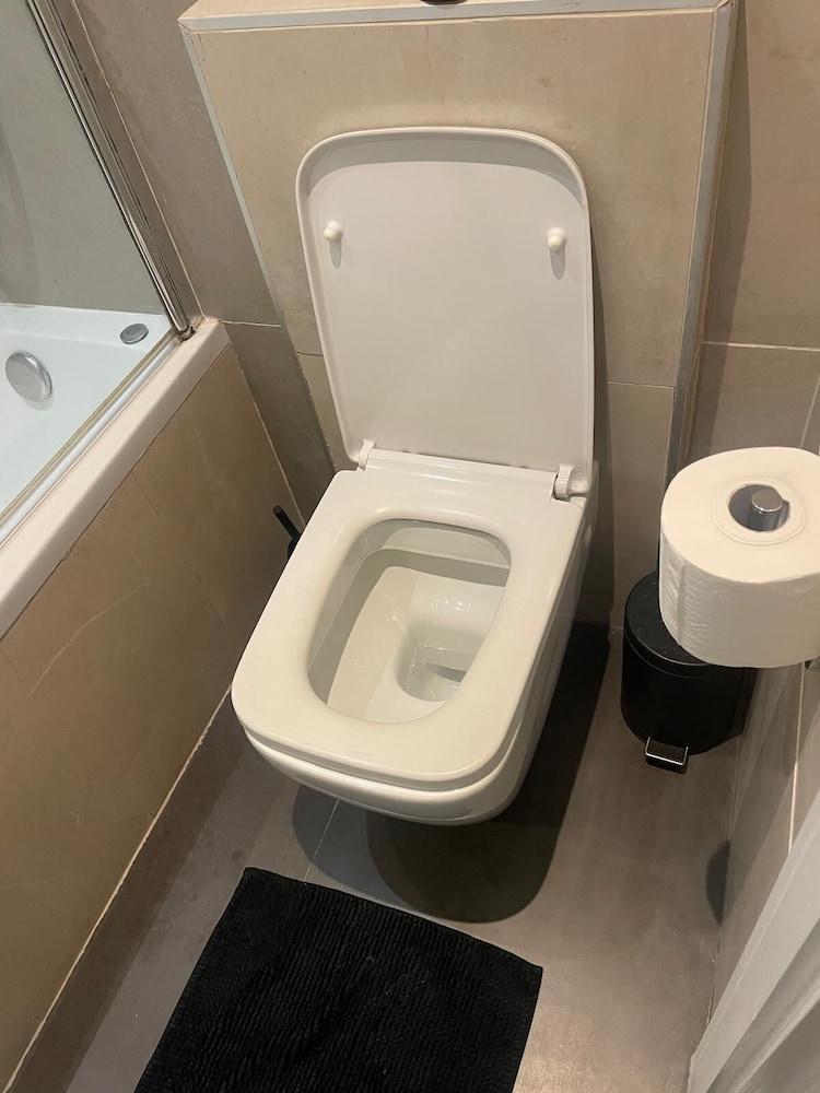 Marvellous 2Bed Flat Central London - Tap to explore photos