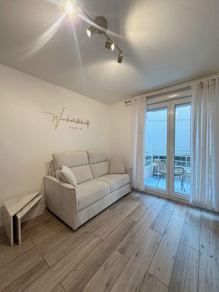 New Studio with Balcony, 2 min from Metro - Tap to explore photos