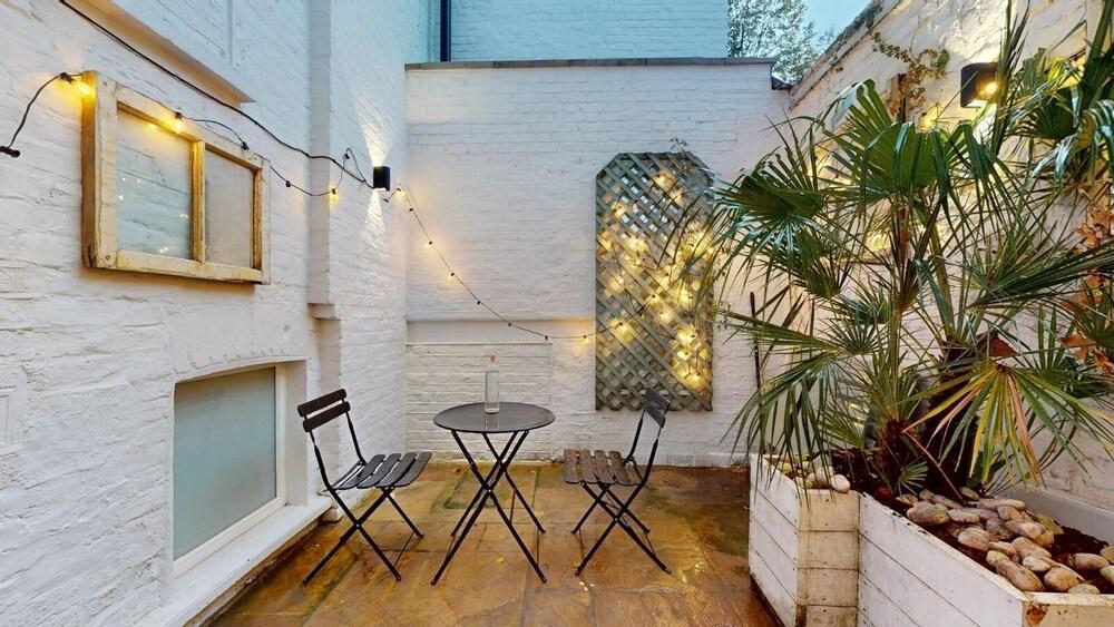 Notting Hill Townhouse Gem