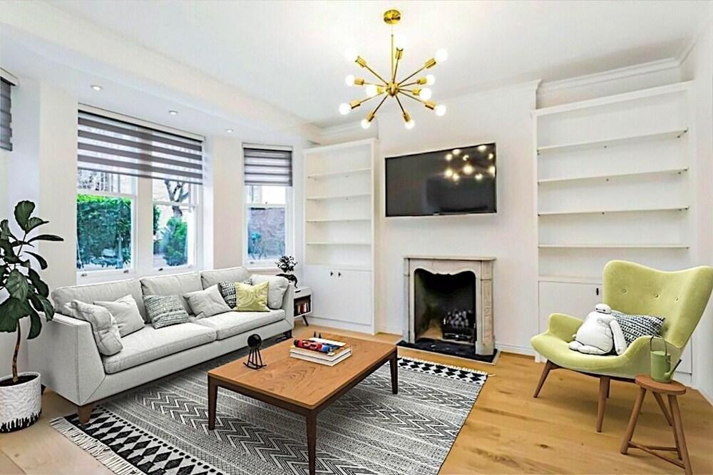 Modern Chelsea Flat, 3Bd 2Bath, Parking, Breakfast - Tap to explore photos