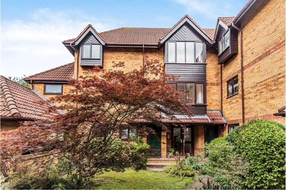 NICE HOUSE