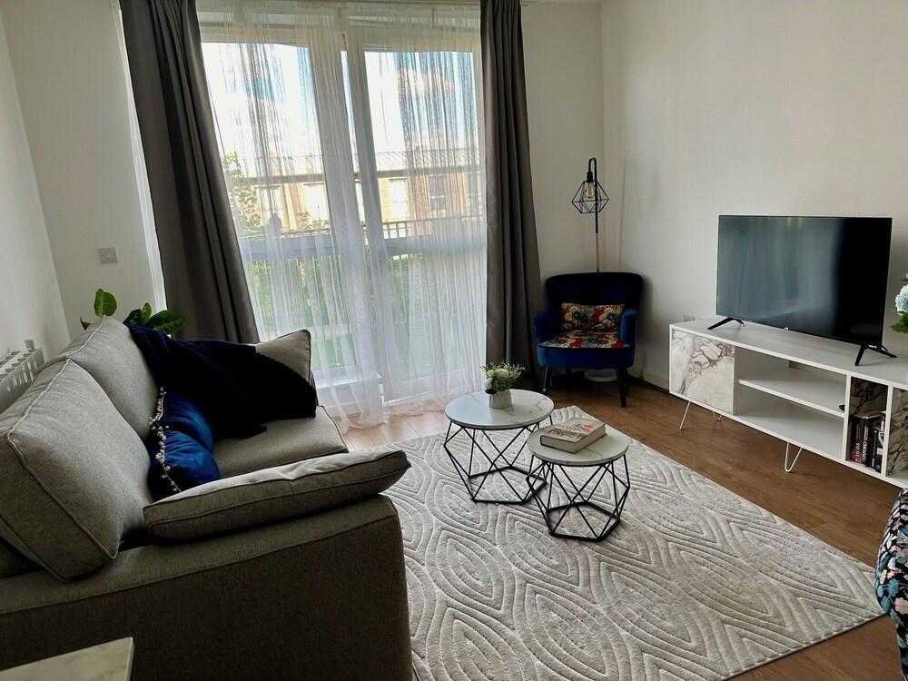 Modern Flat in Kidbrooke - Greenwich - Tap to explore photos