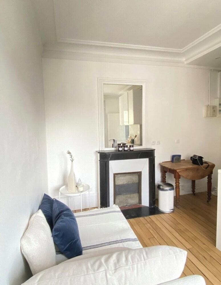 Paris Étoile : Superbe Appart Refait à Neuf, 33m2 - Tap to explore photos