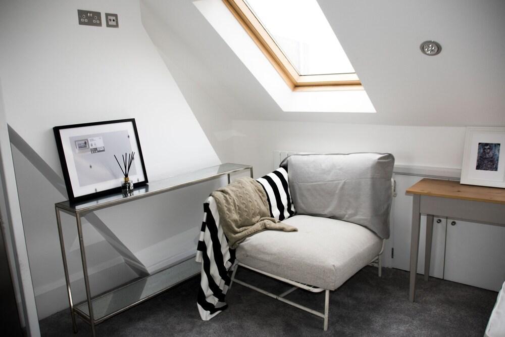 Nice Studio Flat Close to Hyde Park - Tap to explore photos