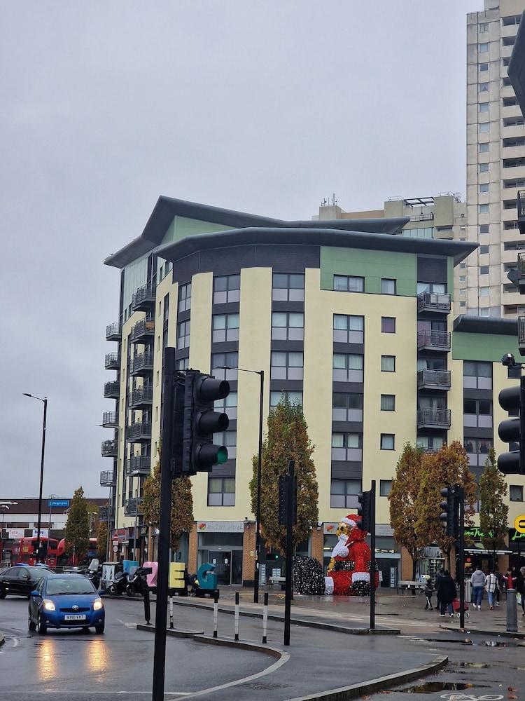 North London Oasis Edmonton Green